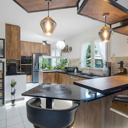 Holiday home Charming House, 7p, 25mn Paris Center, Swimming Pool