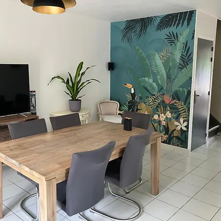 Charming House, 7p, 25mn Paris Center, Swimming Pool Holiday home