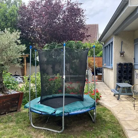 Charming House, 7p, 25mn Paris Center, Swimming Pool Holiday home *